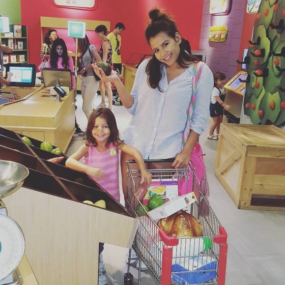 Meet your Posher, Stephanie - Picture 1 of 1